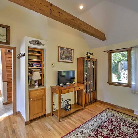 East Falmouth Home With Deck And Grill 4 Mi To Beach! 外观 照片