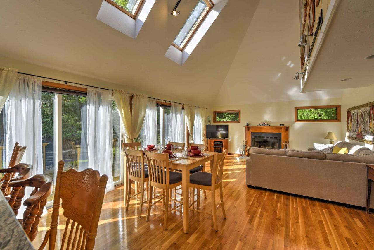 East Falmouth Home With Deck And Grill 4 Mi To Beach! 外观 照片