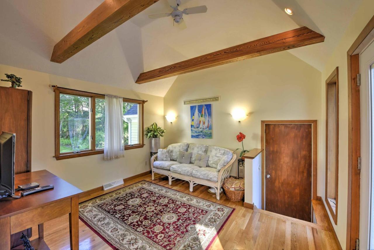 East Falmouth Home With Deck And Grill 4 Mi To Beach! 外观 照片