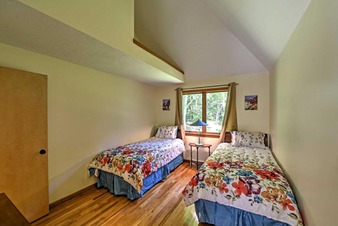 East Falmouth Home With Deck And Grill 4 Mi To Beach! 外观 照片