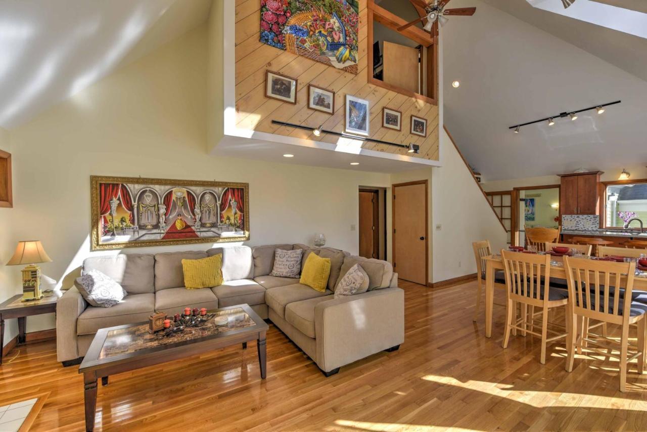East Falmouth Home With Deck And Grill 4 Mi To Beach! 外观 照片